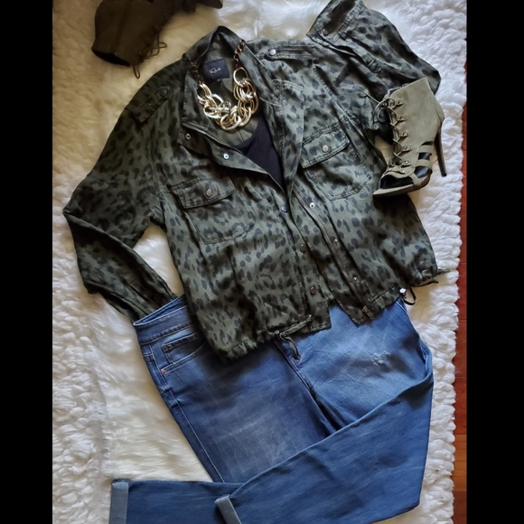 Cheetah 🐆 Utility Jacket - Picture 2 of 8